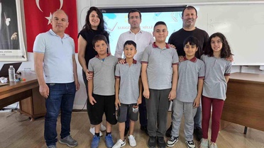 Sarıgöl'de bilgi yarışması şampiyonu Şehit Esin Akay İlkokulu