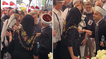 Ünlü modacının cenazesinde kadınlar da saf tutmak isteyince ortalık karıştı
