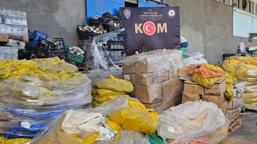 Uşak'ta son kullanma tarihi geçmiş 29 ton çikolata ele geçirildi