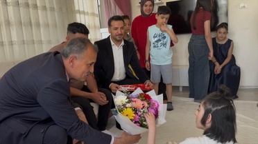 Vali Bozkurt, Elif'in Karnesini Kutladı