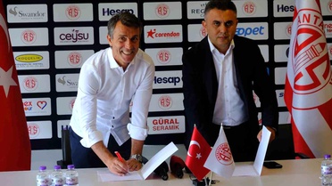 Bülent Korkmaz Antalyaspor'da
