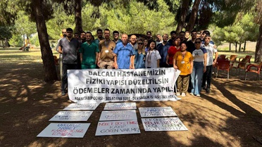 Adana'da Sağlık Çalışanlarından Üç Günlük İş Bırakma Eylemi