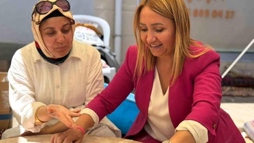 Başkan Tekin kendi elleriyle gözleme açtı