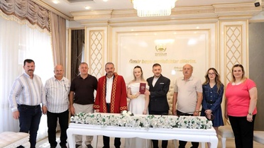 Belediyeden popüler tarihte nikah kıyan çiftlere jest