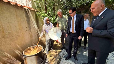 Hisarcık'ta gözleme ve aşure ikramı