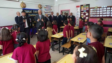 Muş'ta Öğrencilere Karne Dağıtım Töreni