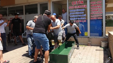 Antalya'da oto elektrik ustası iş yerinde ölü bulundu