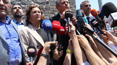 Özgür Özel: Barış İçin Yürüyoruz