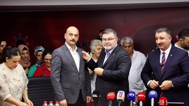AK Parti İzmir'e 370 yeni katılım