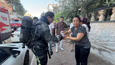 Antalya'da Yangın: 10 Kişi Tahliye Edildi