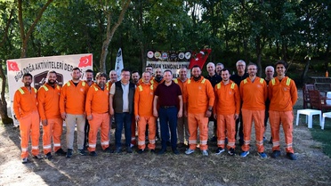 Gönüllülere Kıyafet Teslimi