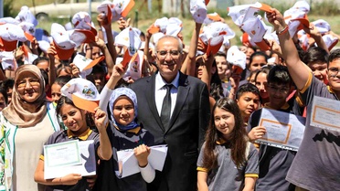 Çamelili öğrenciler karne sevincini Şırnak'taki yaşıtlarıyla birlikte yaşadı