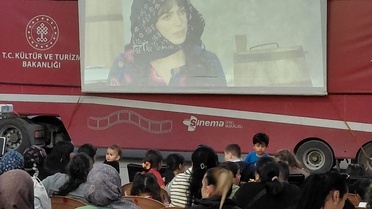Gezen Sinema Tırı Ulaş'ta