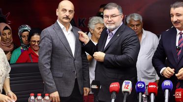 AK Parti'de toplu rozet töreni! İzmir'de 370 kişi aynı anda partiye katıldı