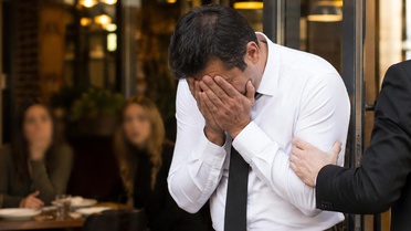 Kadın müşterilere 'Canım, balım, bekar mısın?' dedi, tazminatsız kovuldu