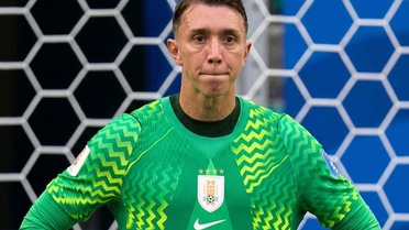 Muslera'dan yine çok büyük bir hata! Koca ülkenin hayalleriyle oynadı
