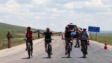 'Terörsüz Türkiye' için 20 km pedal çevirdiler