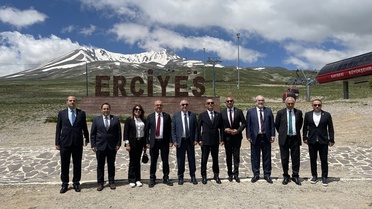 Ümit Özdağ Kayseri'de Ziyaretler Gerçekleştirdi
