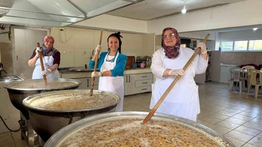 5 bin kişilik aşure yapılarak, tüm ilçeye dağıtıldı