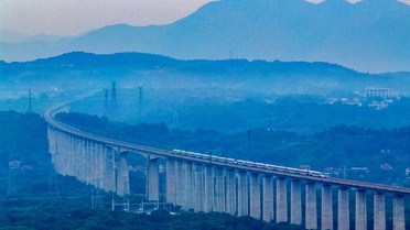 Çin'in İlk Özel Yüksek Hızlı Demiryolu 100 Milyon Yolcu Taşıdı