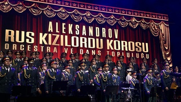 Hayko Cepkin ve Kızılordu Korosu Ortak Konser Verdi