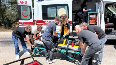 Çanakkale'de Motorlu Bisiklet Otomobille Çarpıştı