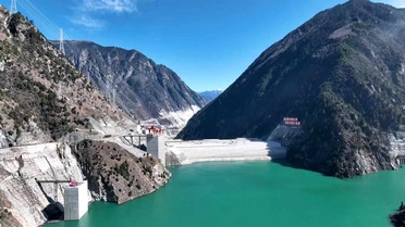 Sichuan'da Hidroelektrik Santrali Faaliyete Geçti