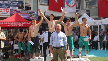 Karakucak Güreşi Şampiyonası Oğuzlar'da Yapıldı