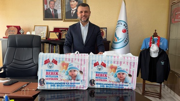 Eğil Belediyesi'nden yeni doğan bebeklere hoş geldin hediyesi