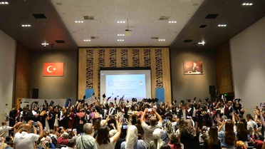 Uludağ Üniversitesi'nde Mezuniyet Coşkusu