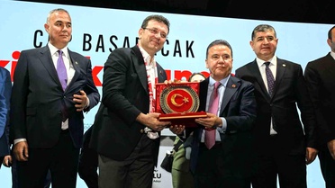 Böcek: İmamoğlu 15 milyon Euro istedi, 5 milyon havale ile ödendi