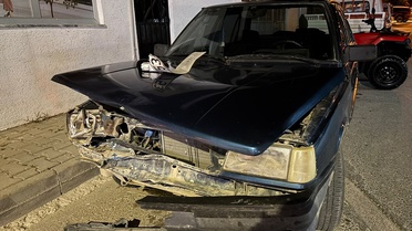 Kaynarca'da otomobil-motosiklet çarpışması: 1 yaralı