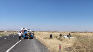 Cizre'de otomobil devrildi: 5 yaralı