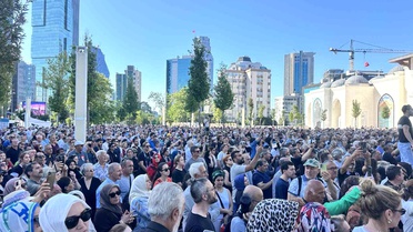 Usta oyuncu Kadir İnanır son yolculuğuna uğurlandı