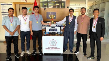Sivaslı öğrencilerden robotlarla Türkiye birinciliği