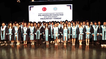 ALKÜ'de 64 Diş Hekimi Mezuniyet Töreni