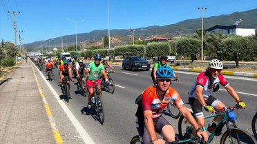Dostluk için Pedal Çevirildi