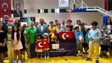 Burhaniye'de Yaz Spor Okulları Açıldı