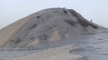 İran'da çamur volkanı faaliyete geçti