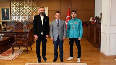 Kastamonu Üniversitesi'nden Dünya İkincisine Tebrik