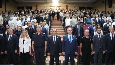 Validen kumar çıkışı: Eşime bile mesaj geliyor