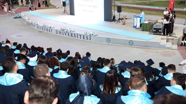 ALKÜ Tıp Fakültesi Mezuniyet Töreni Coşkuyla Gerçekleşti