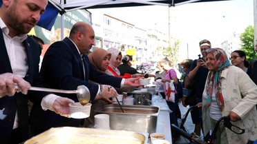 AK Parti Aşure İkramında Bulundu