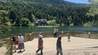 Bolu'da Sıcak Hava Vatandaşları Doğaya Yöneltti
