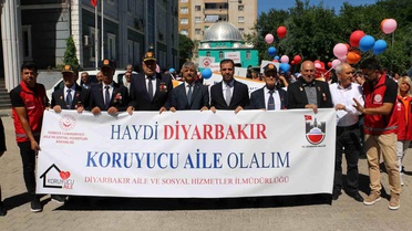 Koruyucu Aile Yürüyüşü Diyarbakır'da