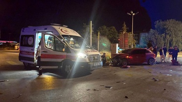 Erzincan'da Trafik Kazası: 2 Yaralı