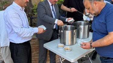 Müftü Dilek Aşure Dağıttı