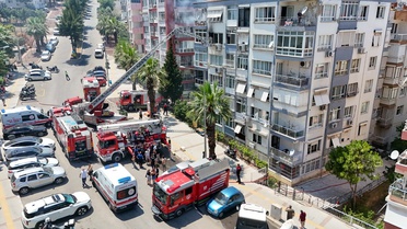 İzmir'de Apartman Yangını: 6 Kişi Kurtarıldı