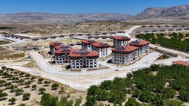 Darende'de 142 deprem konutu teslim edildi