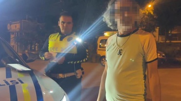 Polislere selam vermek için gitti, 50 bin ceza yeyip ehliyetinden oldu